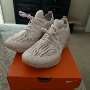 Nike Epic React Flyknit Running Shoes Pearl Pink